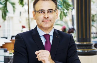 Dyrektor Generalny Hotelu Polonia Palace Paweł Lewtak z wyróżnieniem od European Hotels Managers Association (EHMA)